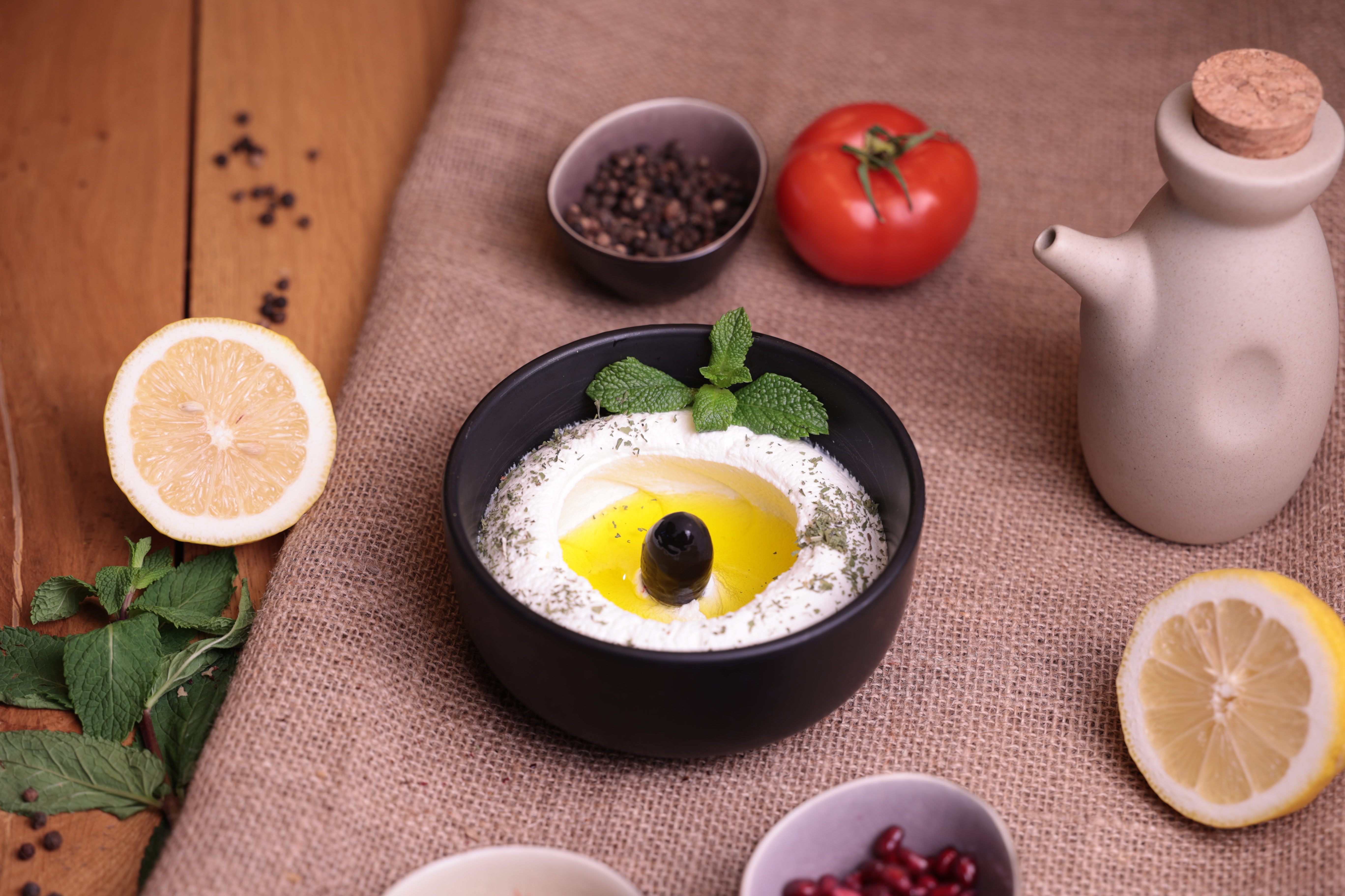 Labneh cu mentă și usturoi