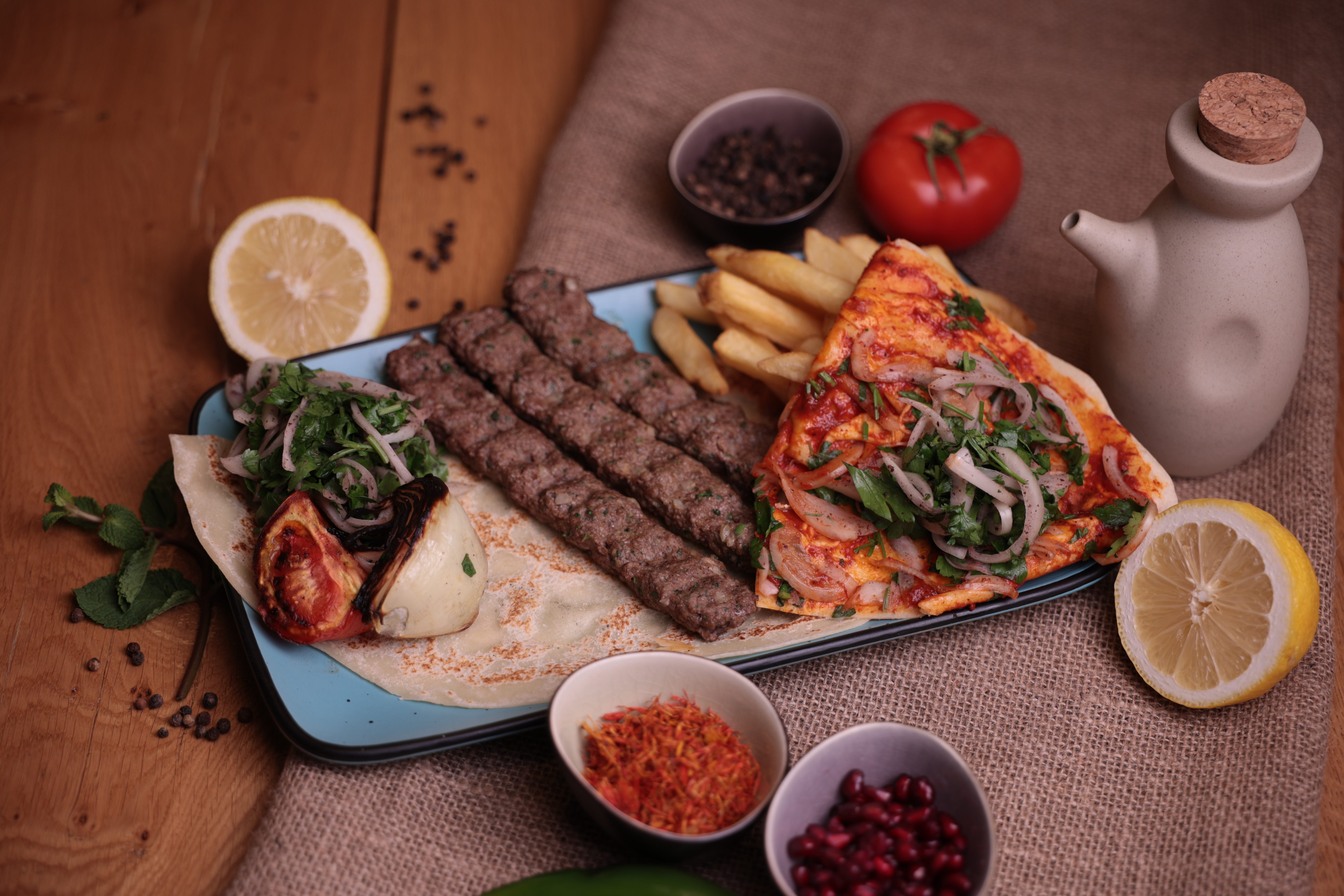 Kafta la gratar cu cartofi