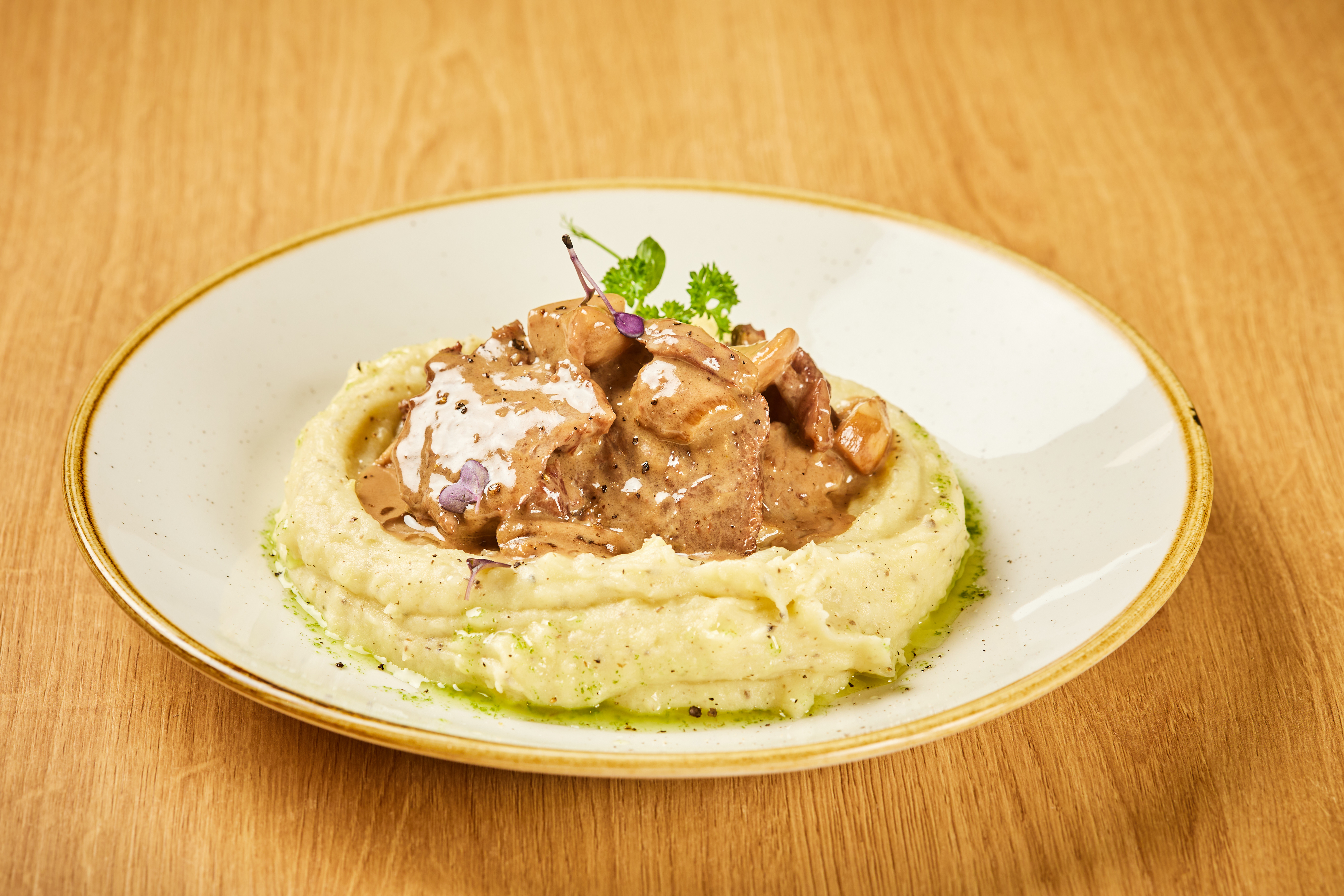 FALCUTE DE PORC CU CARTOFI PIRE SI TRUFE