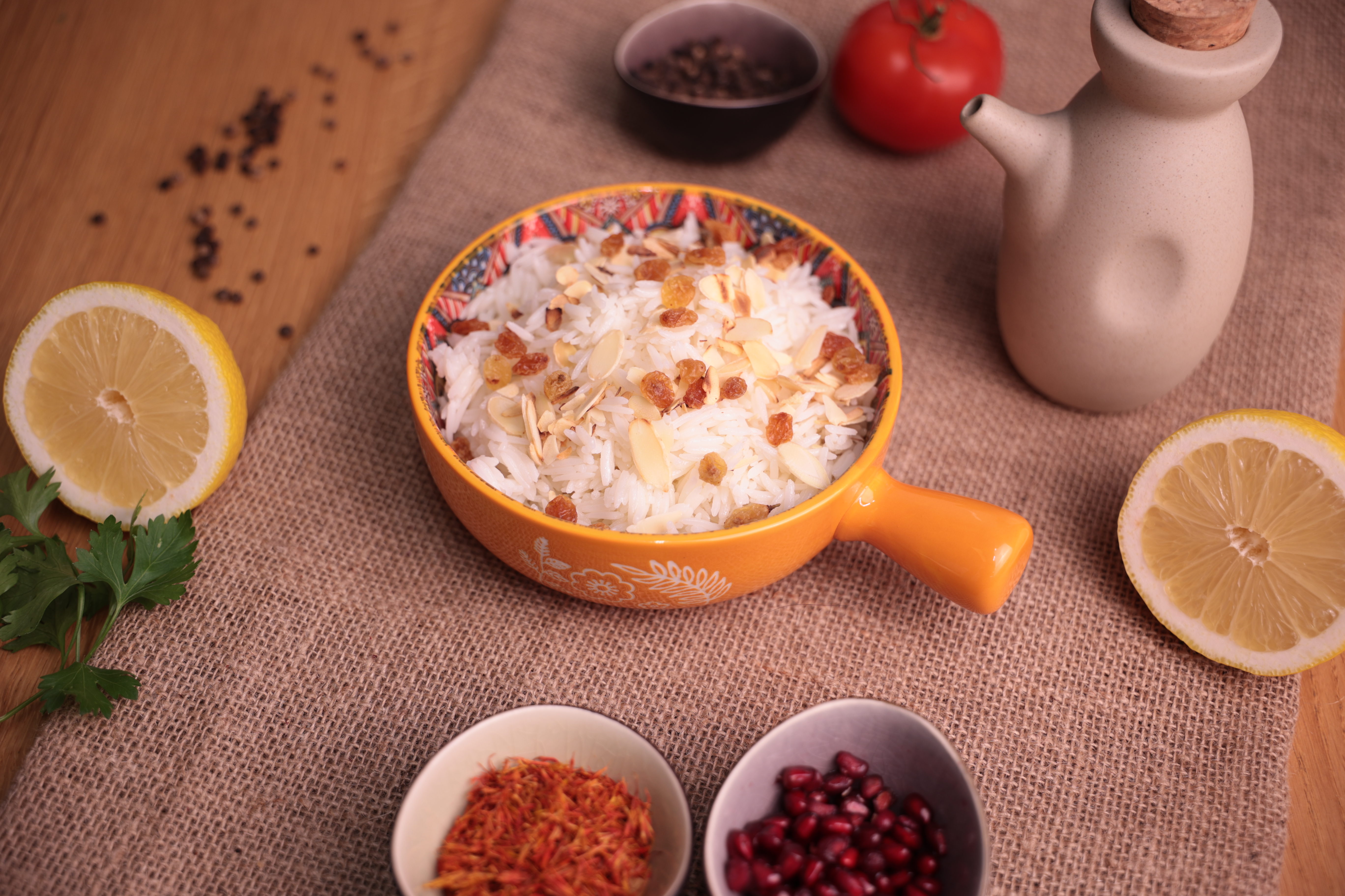 Orez basmati cu migdale si stafide