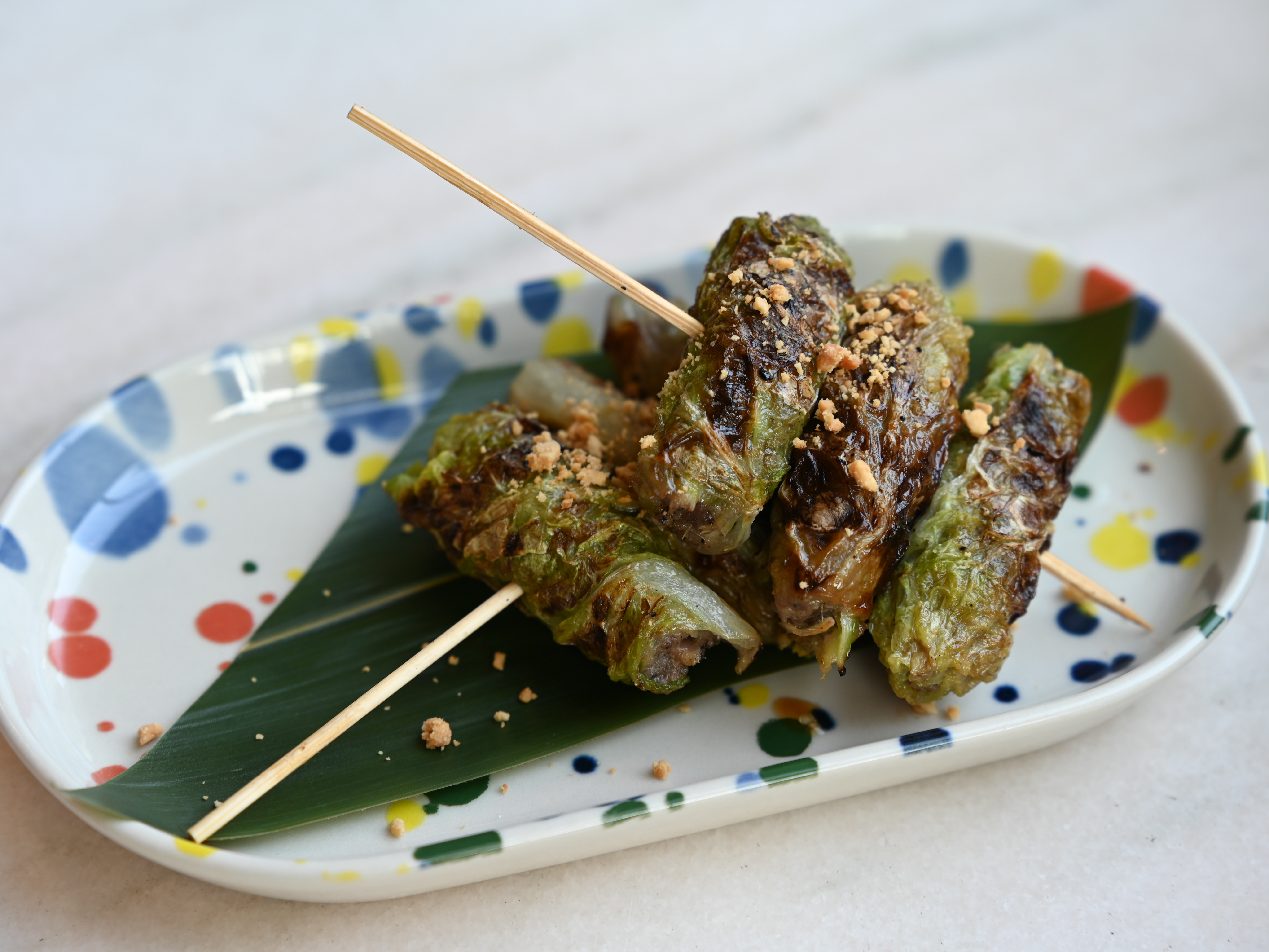 Grilled Cabbage Rolls (bo la lot)