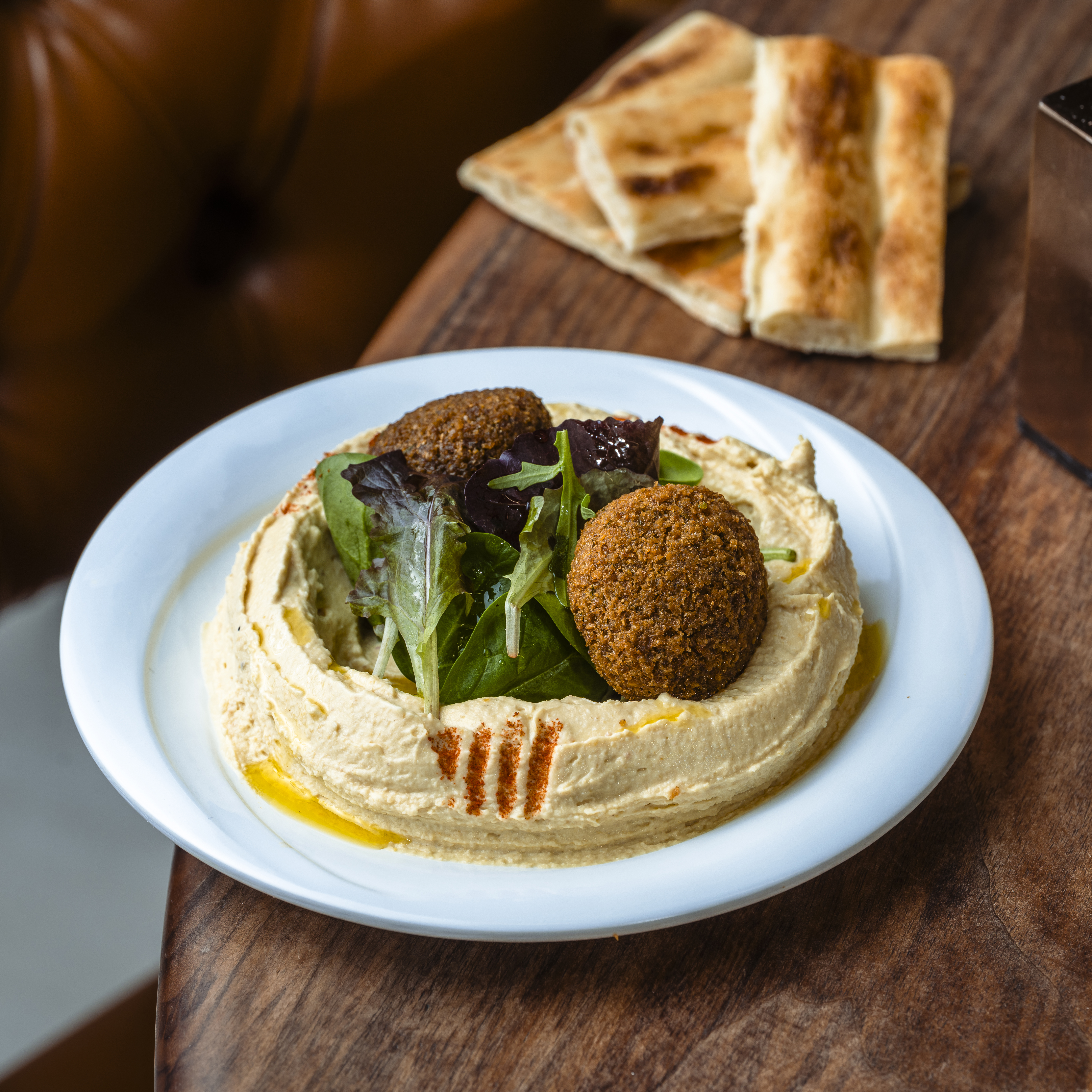 Hummus cu Falafel