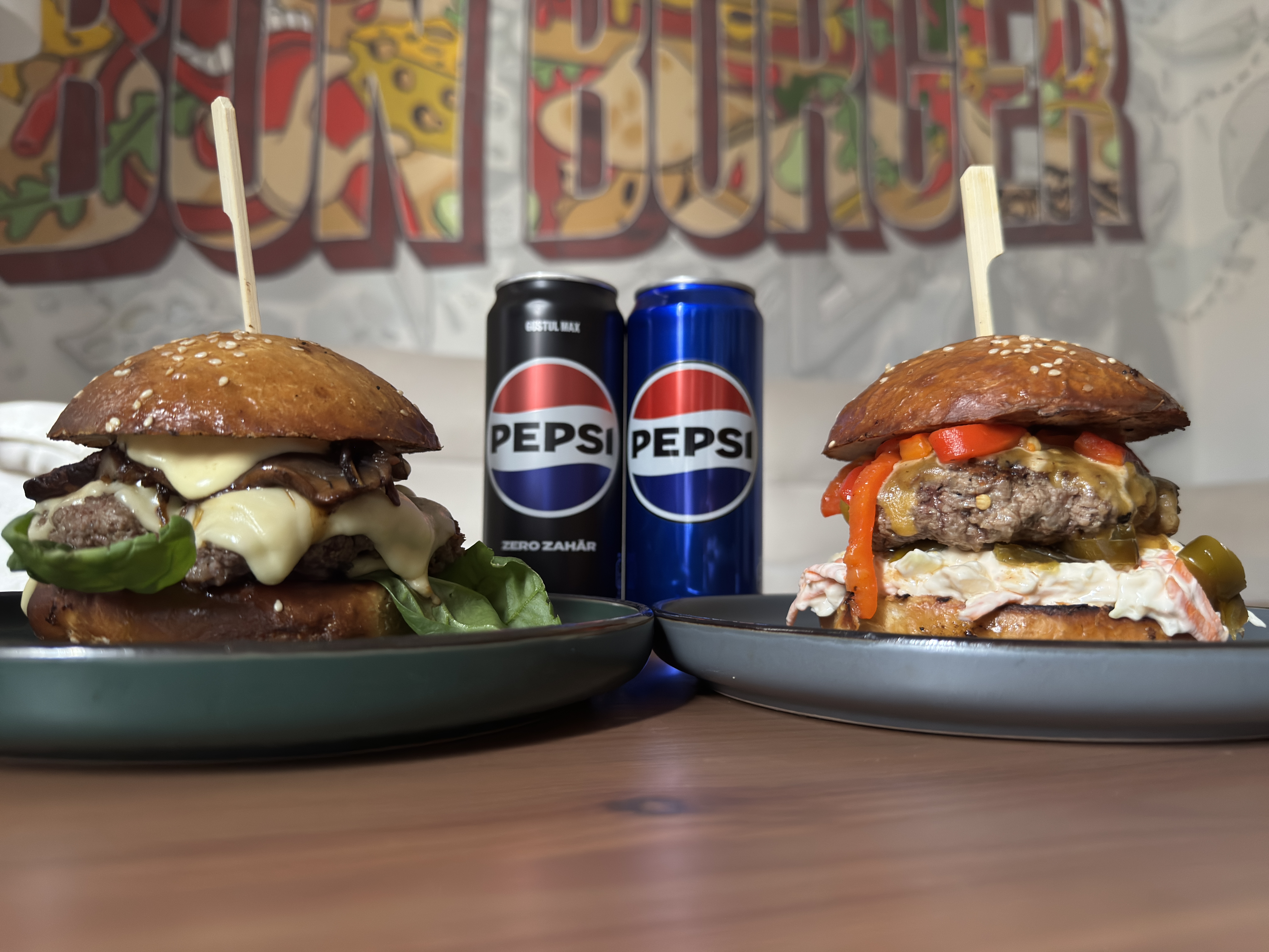 Combo 2 burgeri la alegere si 2 doze Pepsi/Pepsi Max